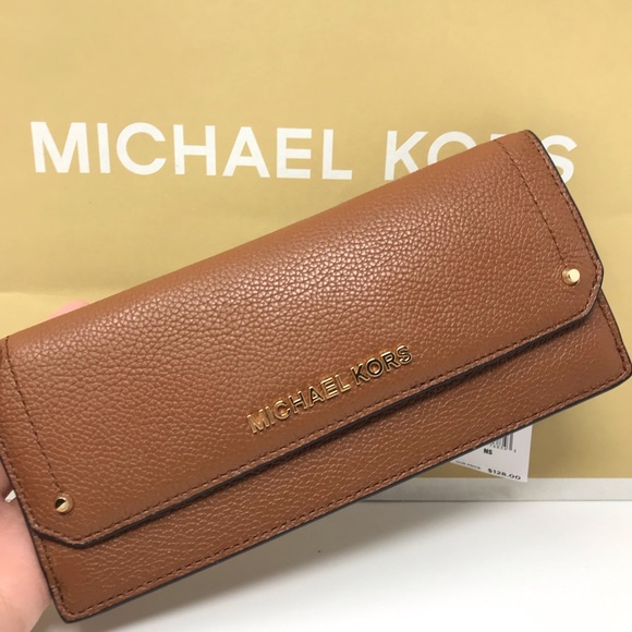 ➕ michael Kors hayes flat Jet set wallet luggage - Picture 6 of 6